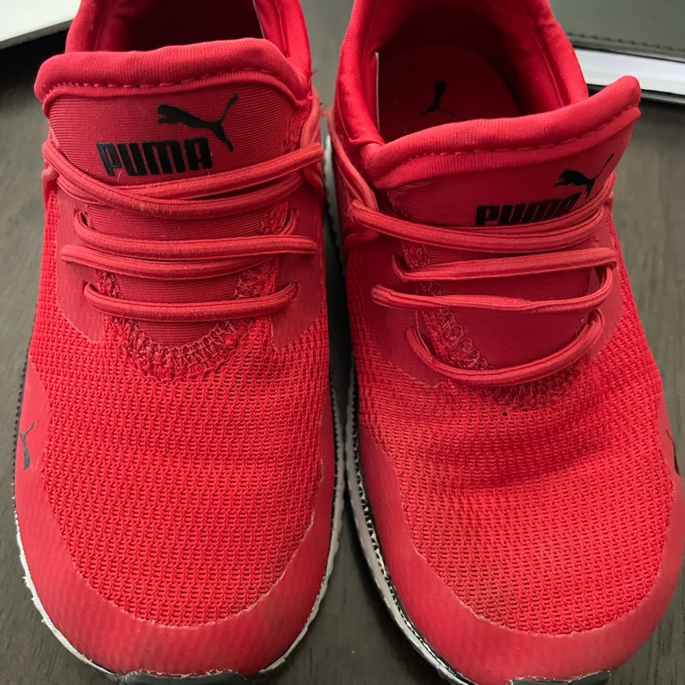 Toddler Puma sneakers sz 9